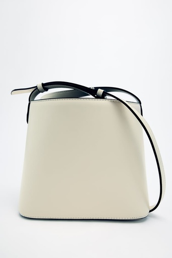 MINIMALIST BUCKET BAG